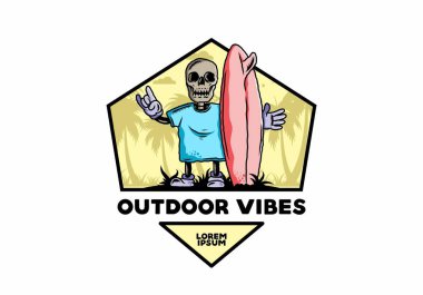 Sörf tahtası tutan küçük bir kafatası tasarımı.