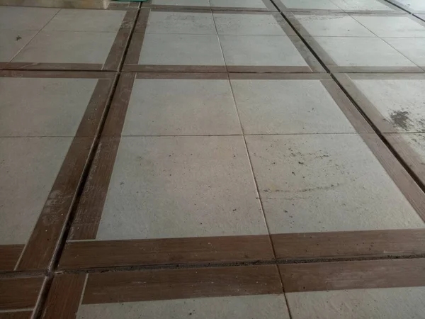 Photo Dirty Brown Tile Floor Yard — Stok Foto