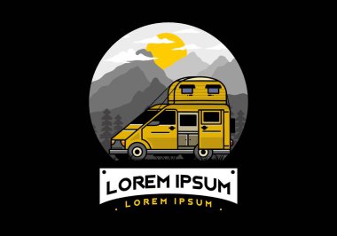 Çatı kutusu çizim rozeti tasarımlı büyük bir minibüs kampçısı.