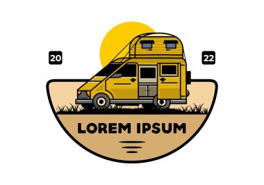 Çatı kutusu çizim rozeti tasarımlı büyük bir minibüs kampçısı.