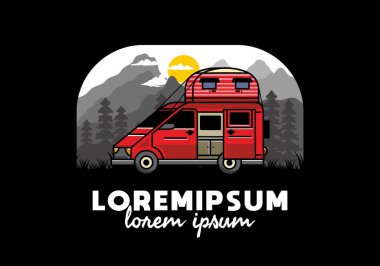 Çatı kutusu çizim rozeti tasarımlı büyük bir minibüs kampçısı.