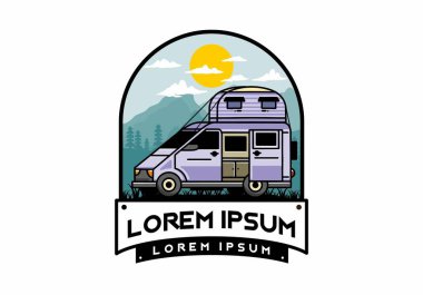 Çatı kutusu çizim rozeti tasarımlı büyük bir minibüs kampçısı.