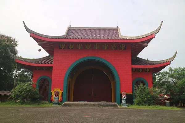 Semarang Ινδονησία Ιανουαρίου 2022 Μεγάλη Κόκκινη Πύλη Στο Sam Poo — Φωτογραφία Αρχείου