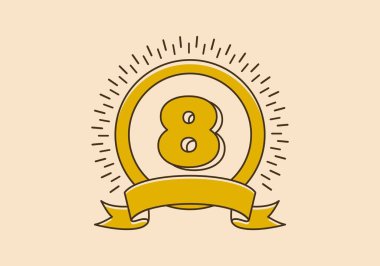 Üzerinde 8 numara olan antika sarı daire rozeti.