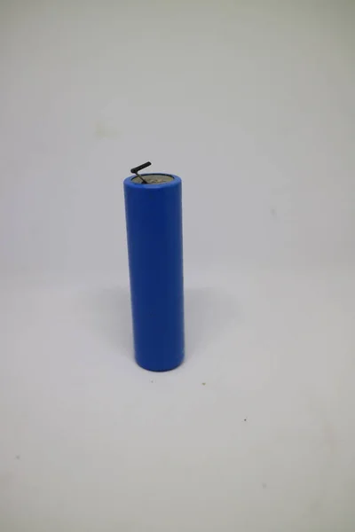 Fotografie Modré Lithiové Baterie Bílém Pozadí — Stock fotografie