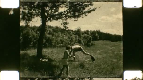 16Mm Film Ussr Belarus Krichev 1970S Family Picnic — Stock Video