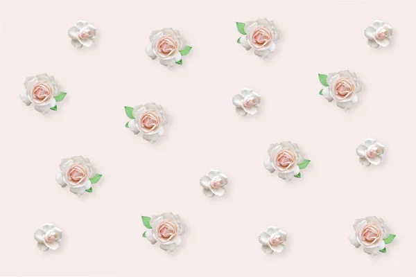 白色背景的白玫瑰 从上面看 — 图库照片