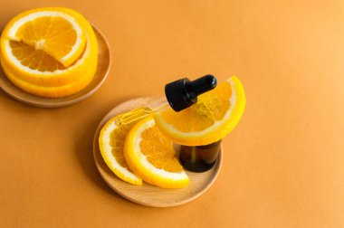 Portakallardan bir şişe gerekli yağ, alternatif tıp. Doğal self-bakım kavramı