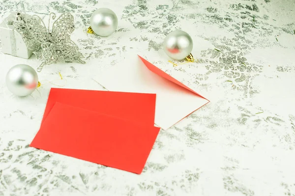 Composição Natal Ano Novo Envelopes Vazios Vermelhos Congratulações Decorações Natal Imagens Royalty-Free