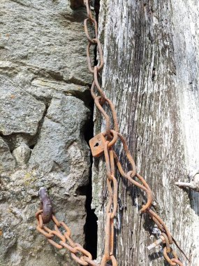 Kapıdaki eski patika