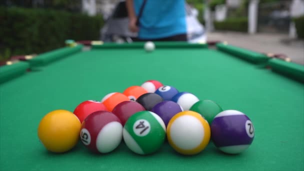 Billard Spielen Poolspieler Cue Sport Klein Für Kinder — Stockvideo