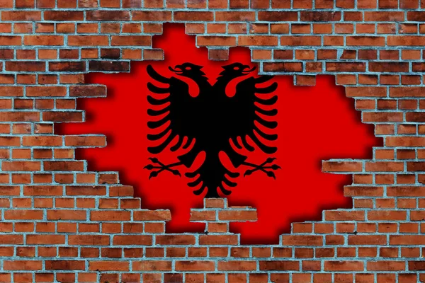 Bandeira Albânia Por Trás Fundo Parede Pedra Velho Quebrado — Fotografia de Stock