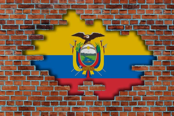 Flagge Von Ecuador Hinter Dem Gebrochenen Alten Steinmauer Hintergrund — Stockfoto