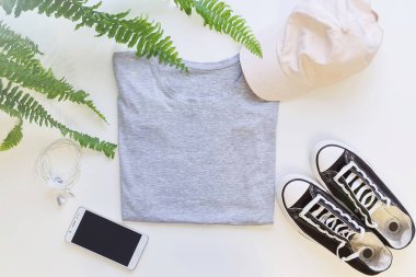 Boş tişörtler, kot pantolonlar, akıllı telefonlar, kulaklıklar, çanta, spor ayakkabılar, süblimleşme baskıları için dekor