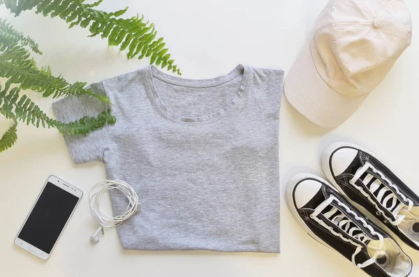 Boş tişörtler, kot pantolonlar, akıllı telefonlar, kulaklıklar, çanta, spor ayakkabılar, süblimleşme baskıları için dekor