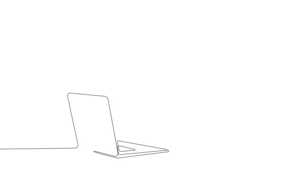 Одна Строчка Деловая Женщина Средних Лет Использует Ноутбук Работающий Компьютере — стоковое видео