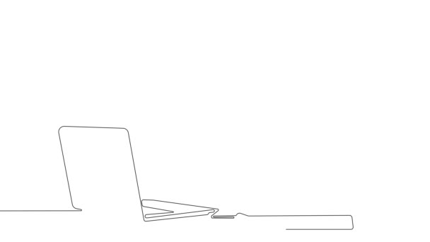 1行だ 黒線と白の背景と机の上に座ってコンピュータ上で作業ノートパソコンを使用している中年のビジネス女性 高品質4K映像 — ストック動画