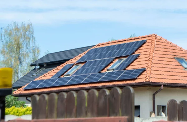 House Roof Photovoltaic Modules Historic Farm House Modern Solar Panels — Stock Photo, Image