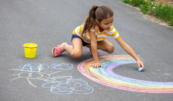 Child Draws Rainbow Asphalt Selective Focus Kid — Stock Photo, Image