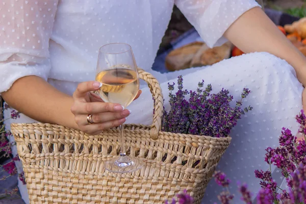 Girl Holds Glass White Wine Backdrop Lavender Field Girl Drinks — Foto Stock