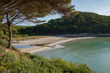 Menorca adasında yaz kartpostalı.