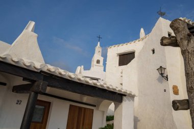 Binibeca 'da yaz kartpostalı.