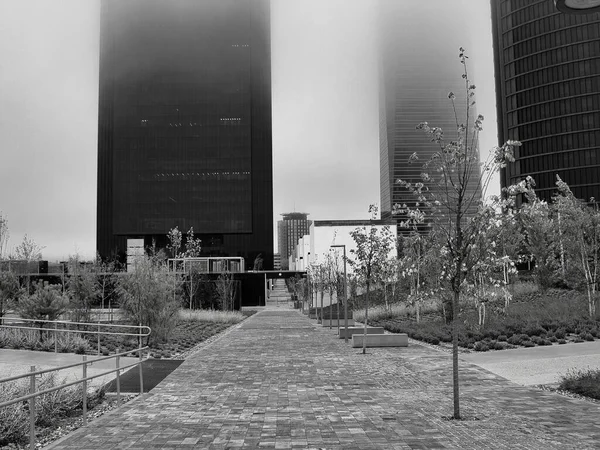 Madrid gökdelenleri İspanya 'nın en yüksek gökdelenleri. — Stok fotoğraf