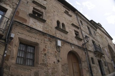 İspanya 'nın en güzel ortaçağ şehirlerinden biri olan Castilla la la Mancha' da bir sonraki anıtsal şehir.