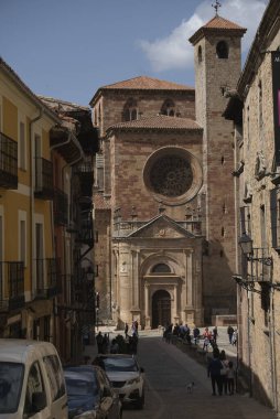 İspanya 'nın en güzel ortaçağ şehirlerinden biri olan Castilla la la Mancha' da bir sonraki anıtsal şehir.
