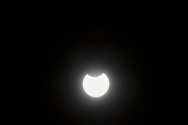 Des Éclipses Solaires Partielles Produisent Lorsque Lune Dérive Entre Soleil — Photo