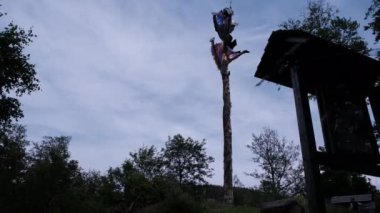Feuereiche, Almanya 'nın Rothaarsteig Sauerland kentinde bulunan popüler bir heykeldir.
