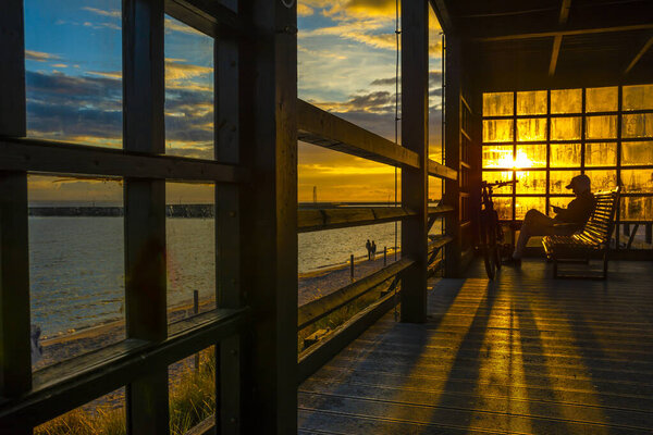 Хель, Поморское воеводство / Польша - 2 июня 2022 года: Вуден осмотрел и прогулялся по Дюнному парку в Хеле, Польша, Хель Пененжно.