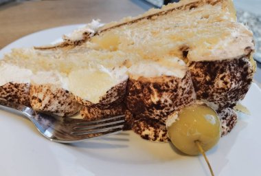 Ünlü Alman Kara Orman keki