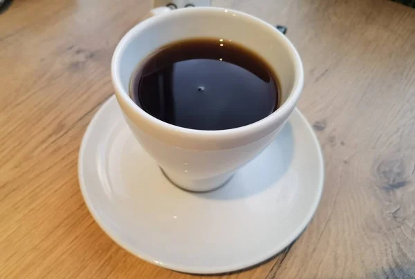 Uma Xícara Café Uma Xícara Branca Pires — Fotografia de Stock