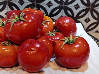 kevgire buladıktan sonra kurutmak için yeşil biber.