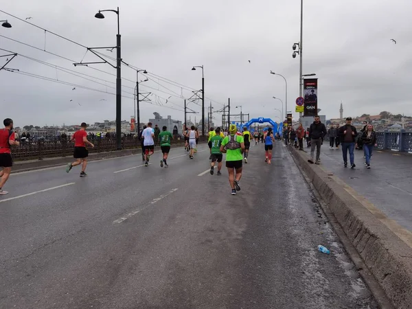 Maratona Istriana 2021 Atleti Sul Ponte Galata — Foto Stock