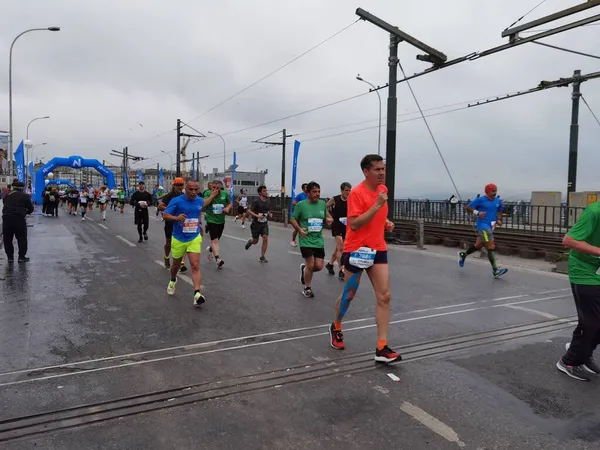 Istanbulský Maraton 2021 Atleti Galatovém Mostě — Stock fotografie