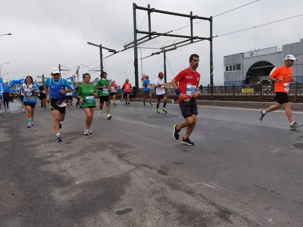 Maratona Istriana 2021 Atleti Sul Ponte Galata — Foto Stock