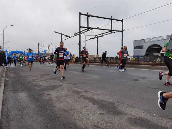 Maratón Istanbul 2021 Atletas Puente Galata — Foto de Stock