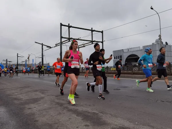 Istanbulský Maraton 2021 Atleti Galatovém Mostě — Stock fotografie
