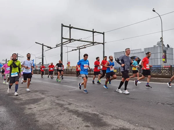 Istanbulský Maraton 2021 Atleti Galatovém Mostě — Stock fotografie