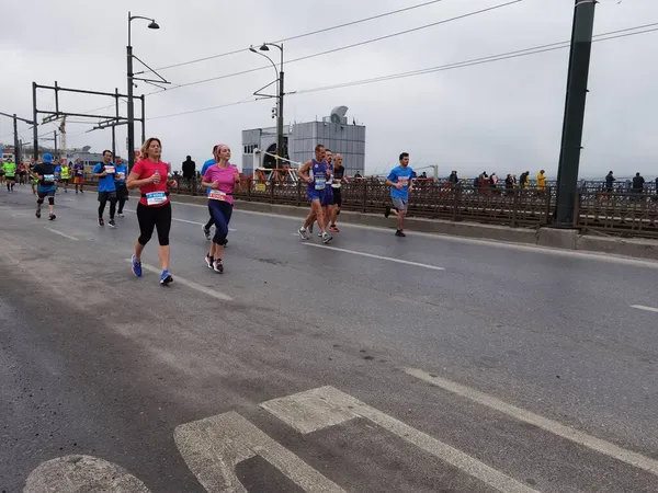 Maratón Istanbul 2021 Atletas Puente Galata — Foto de Stock