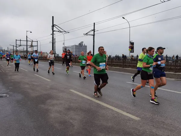 Maraton Stambule 2021 Sportowców Moście Galata — Zdjęcie stockowe