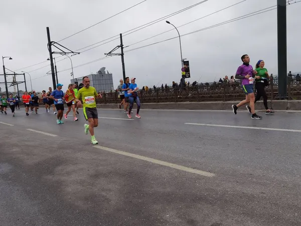 Maratona Istanbul 2021 Atletas Ponte Galata — Fotografia de Stock