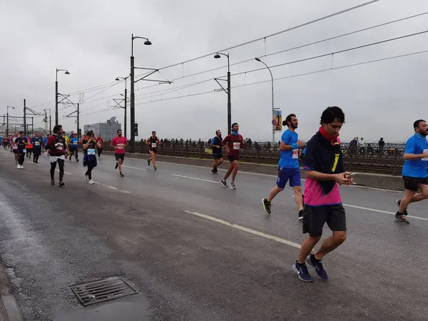 Maraton Stambule 2021 Sportowców Moście Galata — Zdjęcie stockowe