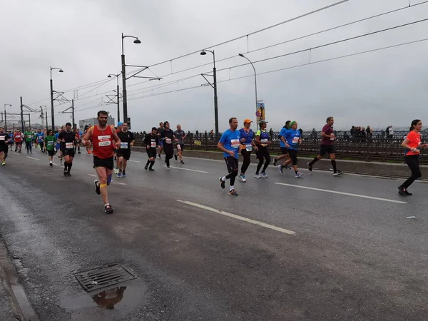 Maraton Stambule 2021 Sportowców Moście Galata — Zdjęcie stockowe