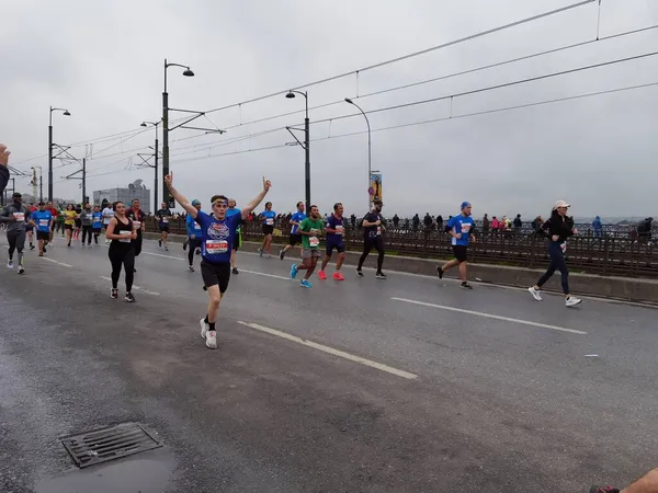 Istanbul Maraton 2021 Idrottare Galatabron — Stockfoto