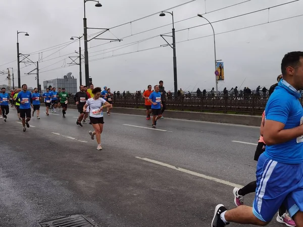 Istanbulský Maraton 2021 Atleti Galatovém Mostě — Stock fotografie