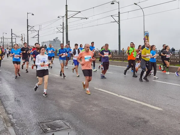 Maratón Istanbul 2021 Atletas Puente Galata —  Fotos de Stock