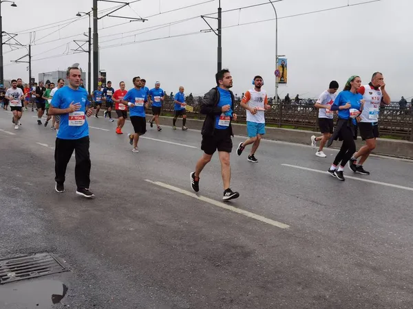 Maratona Istanbul 2021 Atletas Galata Bridg — Fotografia de Stock